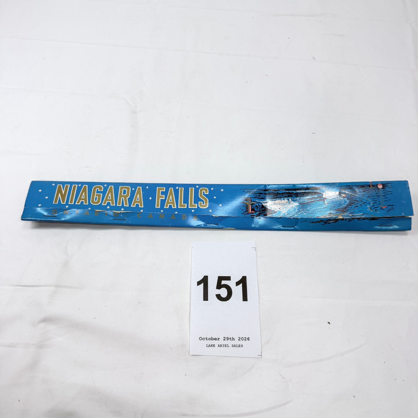 Lot 151: Vintage Niagara Falls Ontario Canada souvenir folding Match Book