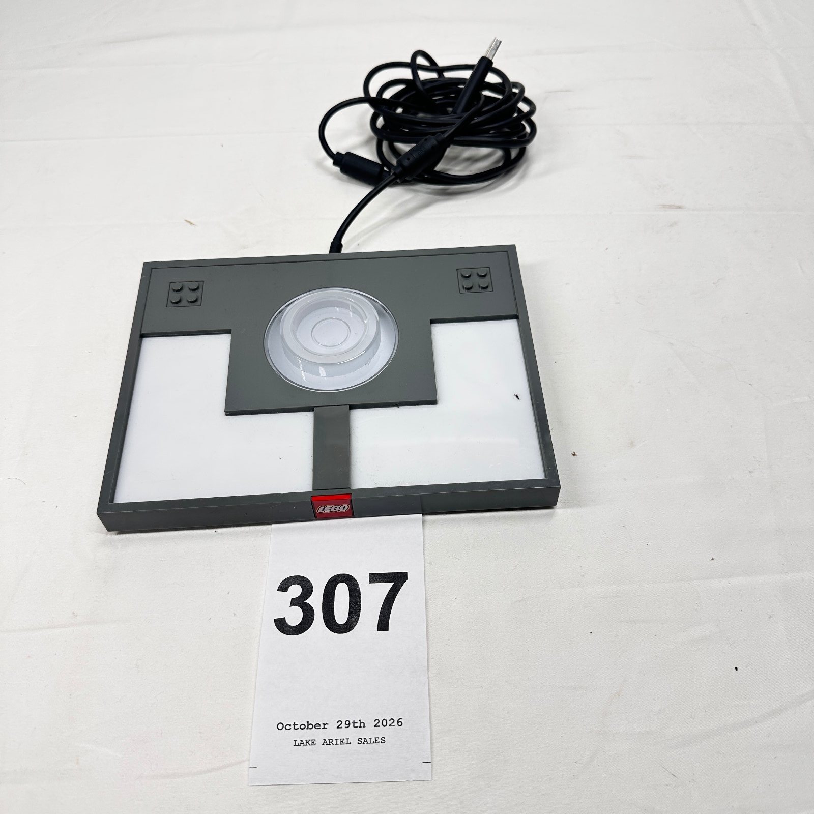 Lot 307: 2015 LEGO Dimensions "Toy Pad" portal base, Model 3000061482 for PS3/PS4/WiiU