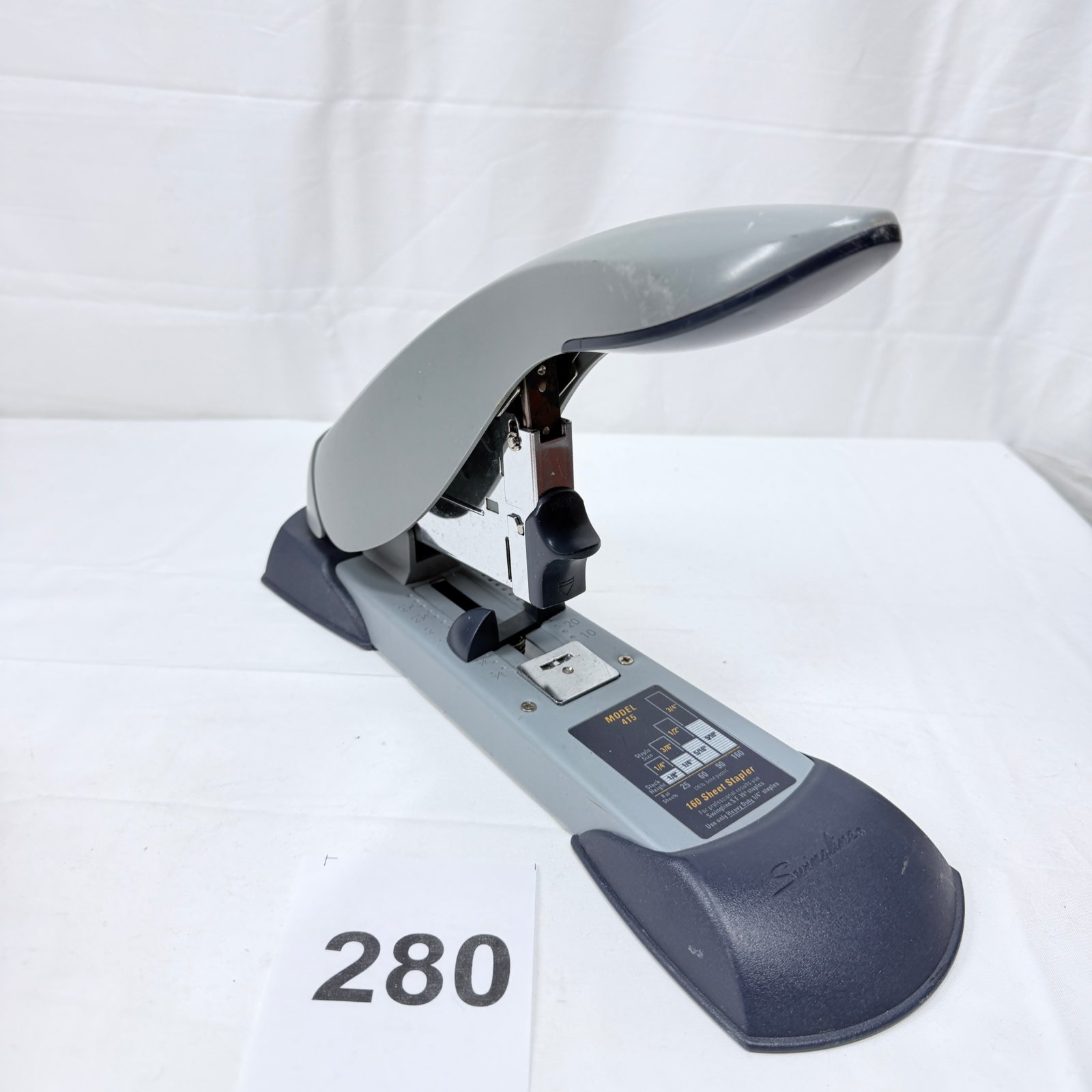 Lot 280: Swingline Model 415 heavy-duty 160-sheet stapler, for 1/4" staples