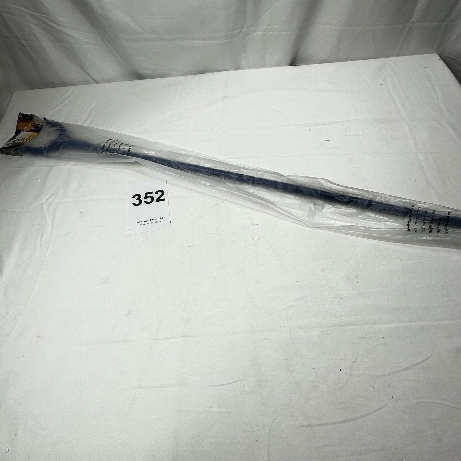Lot 352: 36" Pick Up & Reach Tool, steel tubing with ABS reinforced grip, easy-grip nonslip application