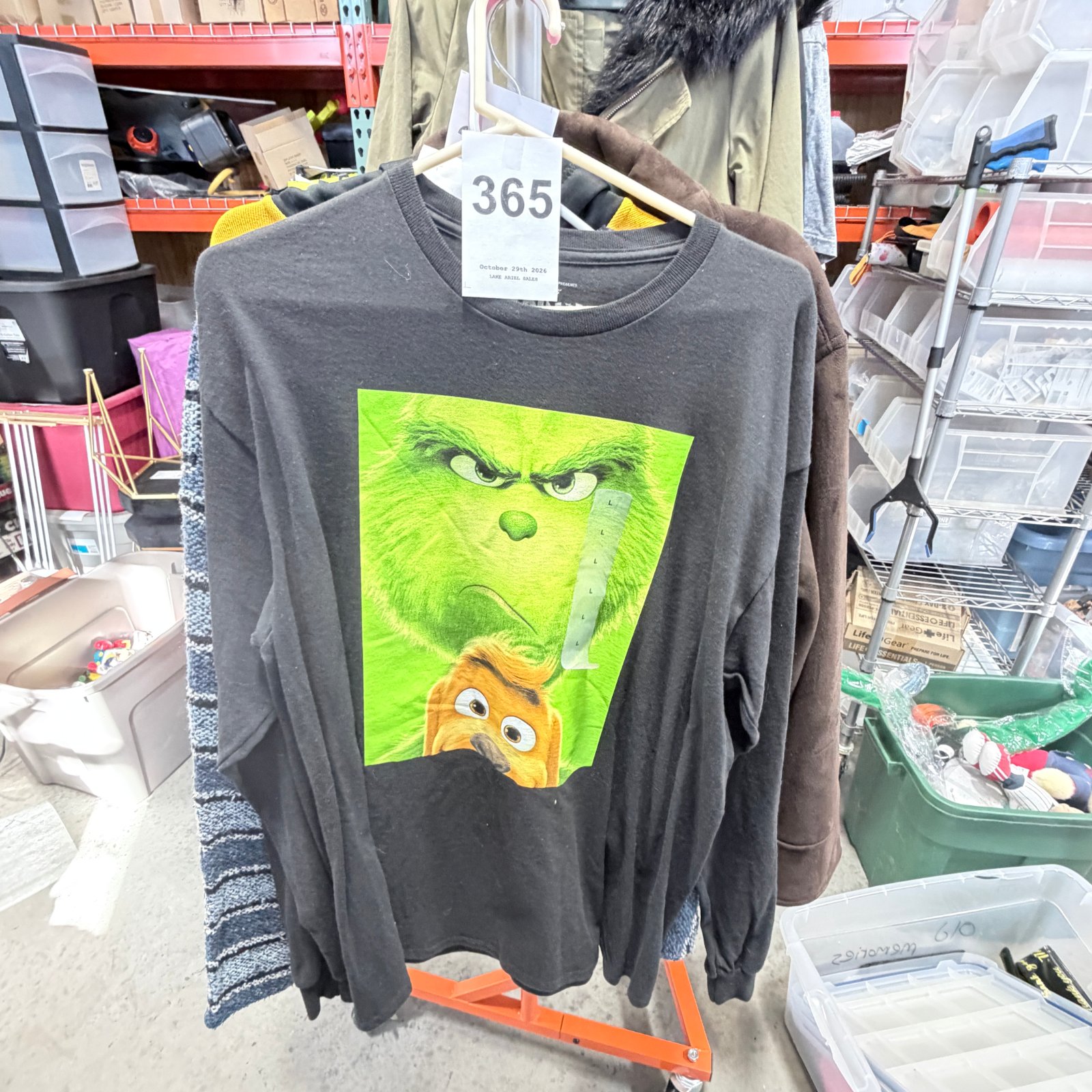 Lot 365: Illumination Dr. Seuss "The Grinch" & Max long sleeve t-shirt, size L