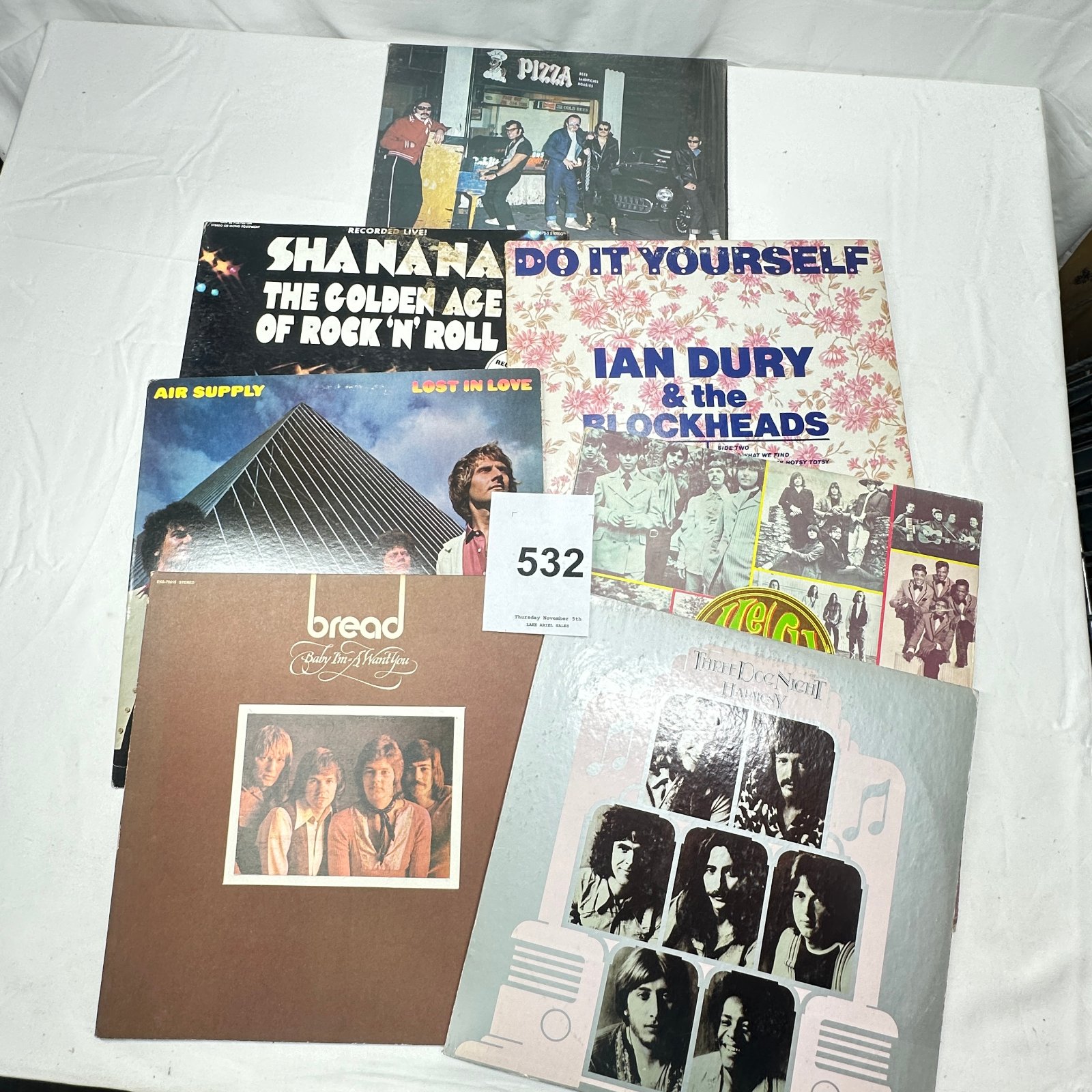 Lot 532: Vinyl LP collection: Sha Na Na, Ian Dury & the Blockheads "Do It Yourself", Air Supply "Lost in Love", Bread, Three Dog Night "Harmony" - 7 records