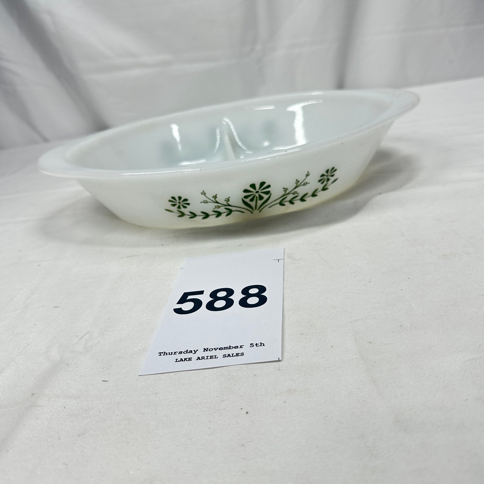 Lot 588: 1970s Anchor Hocking Fire-King "Bluebell" (Thistle) divided relish dish, Glasbake 32352