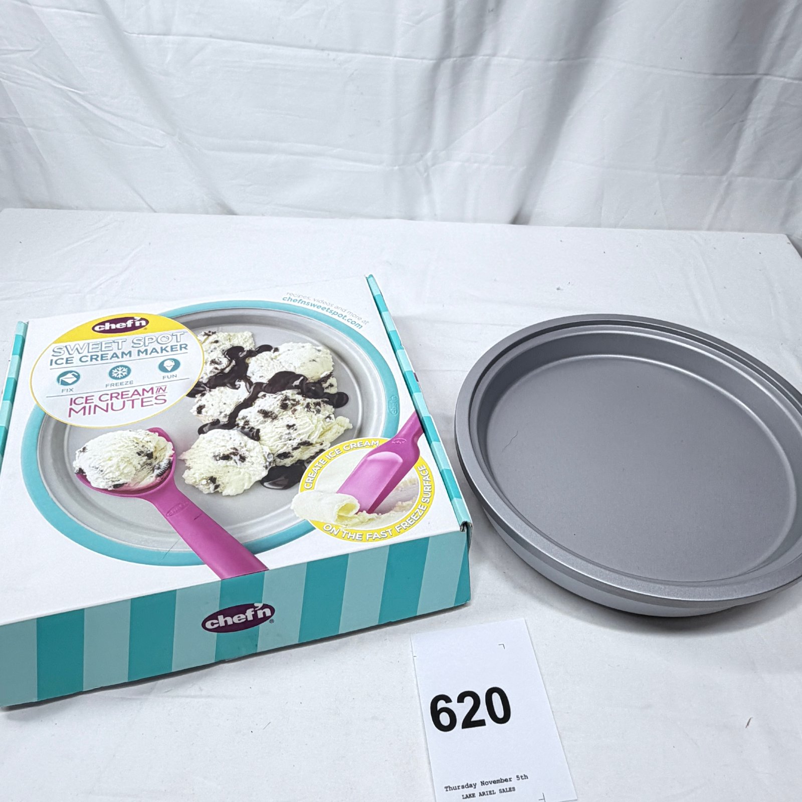 Lot 620: Chef'n Sweet Spot Ice Cream Maker, instant ice cream fast-freeze plate with scoop