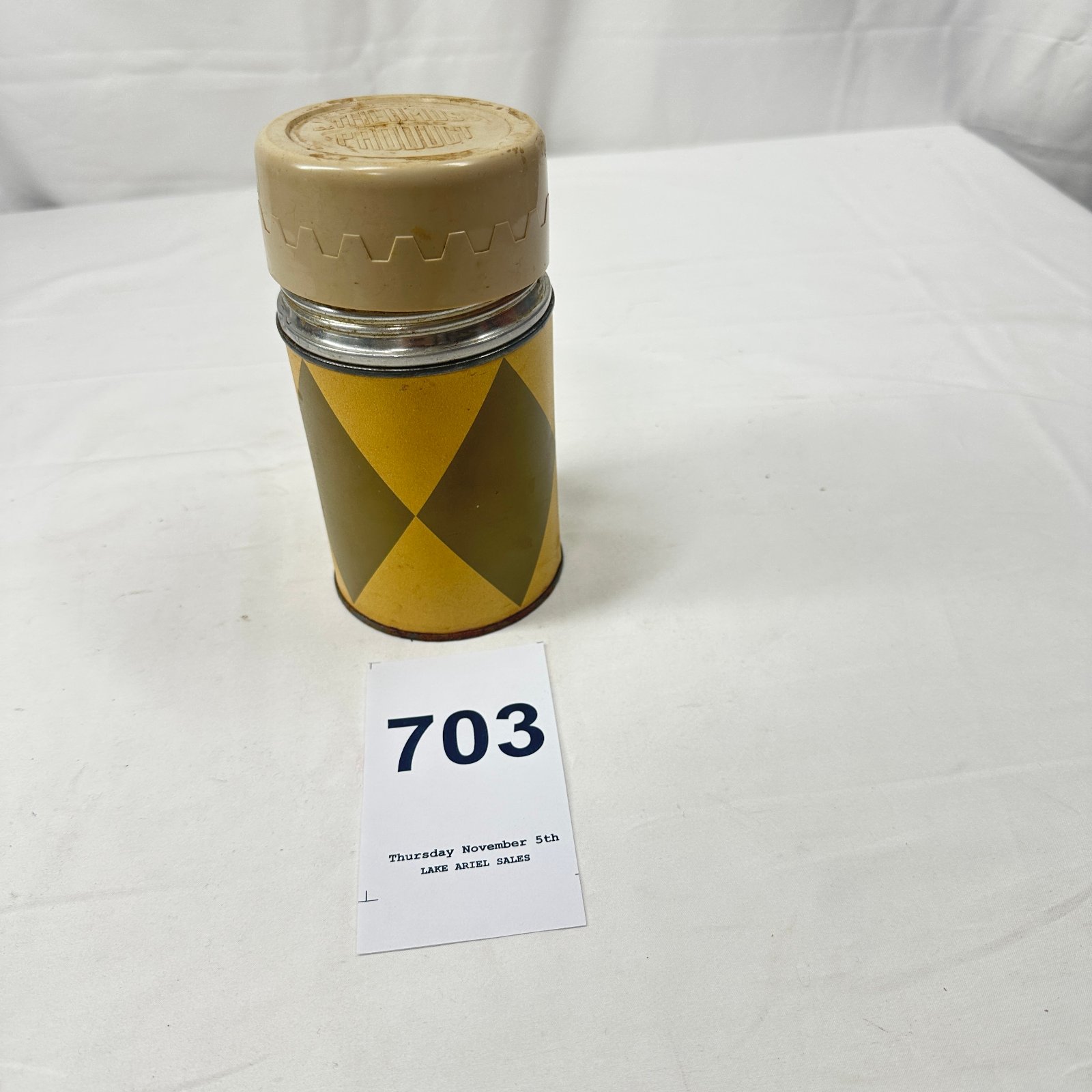 Lot 703: Mid-century American Thermos Holtemp 10-oz vacuum bottle, Bottle No. 5064 with Polly Red Top stopper