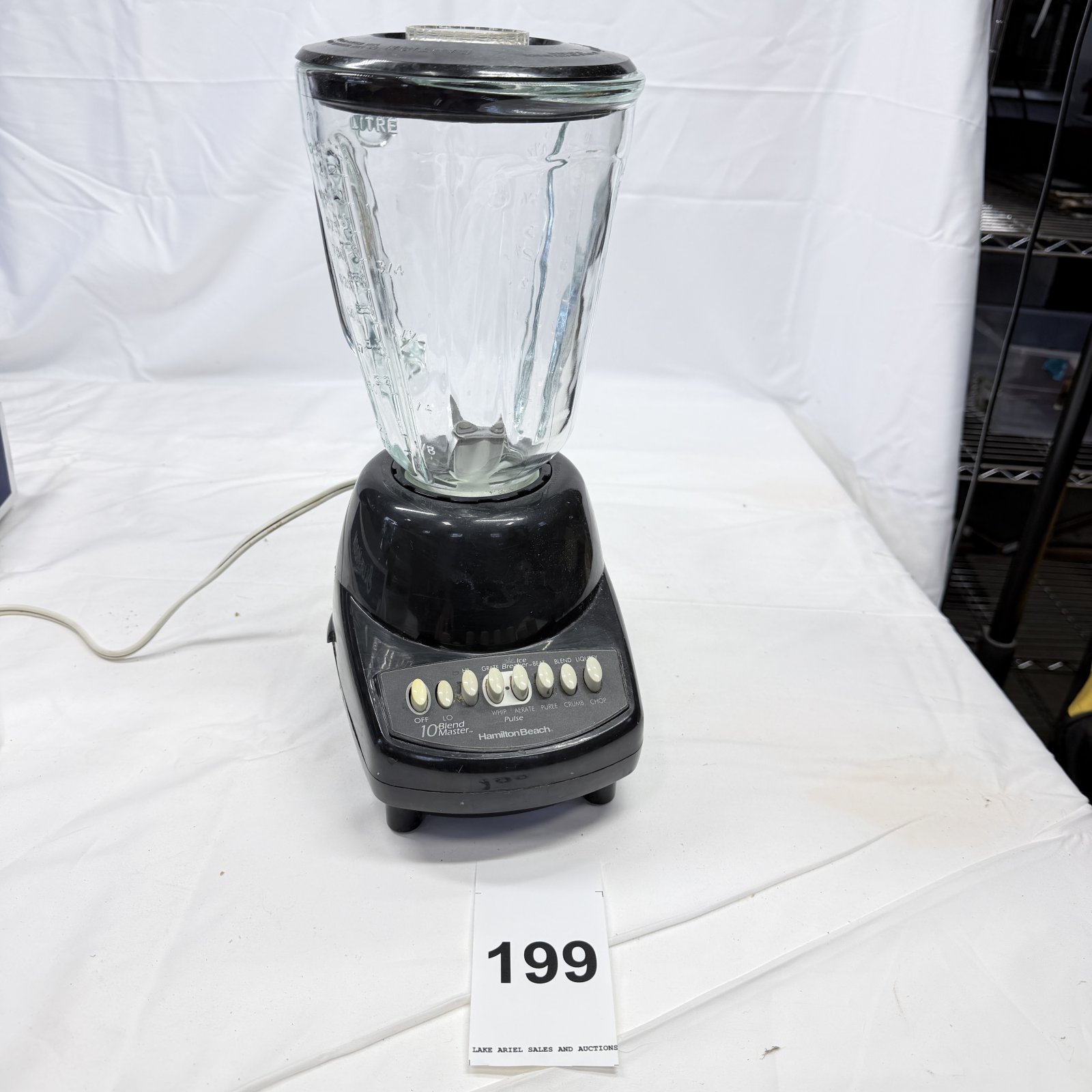 Lot 199: Hamilton Beach 10 Blend Master blender with glass jar, model 10-speed countertop blender