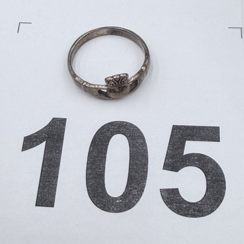 Lot 105: Sterling Silver Claddagh Ring - Tarnished/Worn Condition
