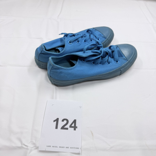 Lot 124: Converse All Star Blue Canvas Low Top Sneakers Size 8 Mens/UK 4