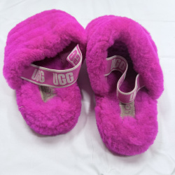 Lot 126: UGG Pink Fuzzy Slide Sandals Size 3 USA / UK 2 / EU 35 S/N 1098499