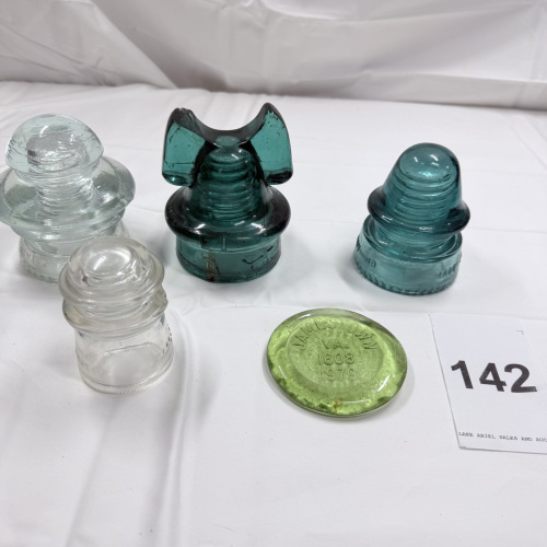 Lot 142: Antique Glass Telegraph/Telephone Insulators - Hemingray, Clear & Teal, 4pc + Token