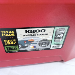 Lot 174: Igloo Wheeled Cooler 28 Quarts 33 Cans Red Laguna 28 Roller Model 4801746