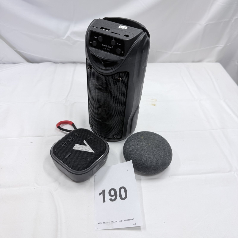 Lot 190: Lot of 3 Bluetooth Speakers - Black Portable Audio Devices Mixed Brands