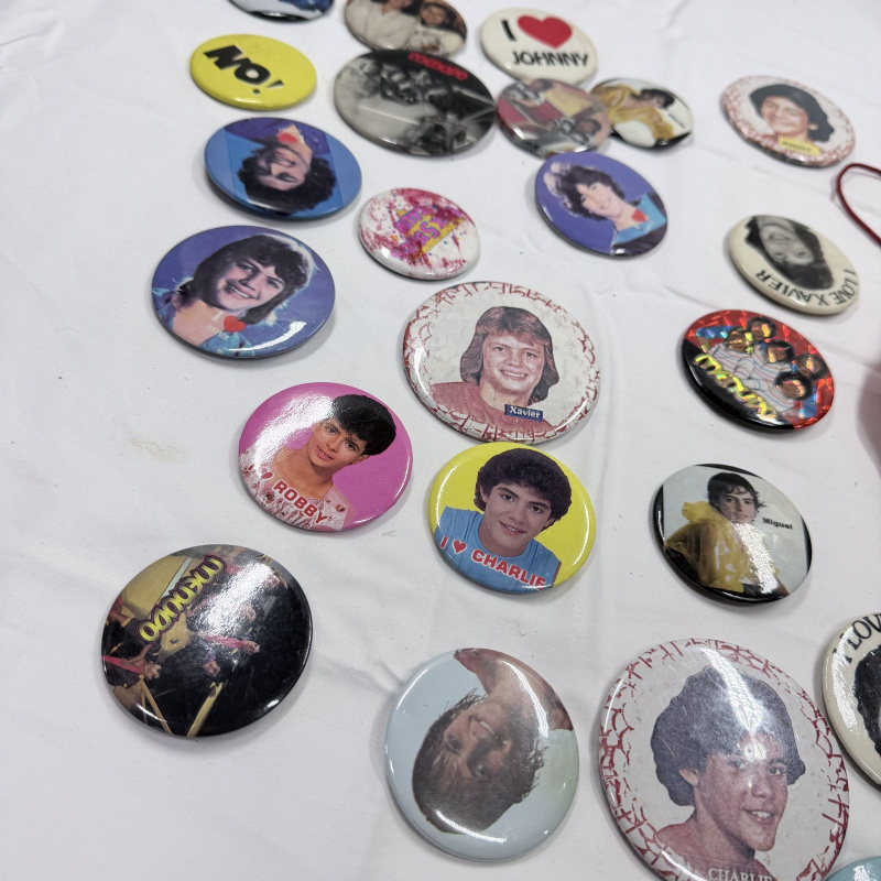 Lot 195: Vintage Menudo Fan Club Buttons Pins Collection & Red Satin Drawstring Bag 1980s
