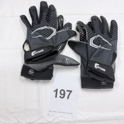 Lot 197: Cutters S150 Game Day Receiver Gloves Black Size L/XL ASFIA Certified
