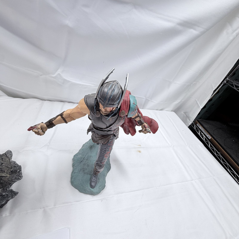 Lot 241: Thor and Gladiator Hulk Action Figure Statues Marvel Characters with Bases