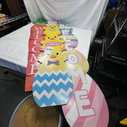 Lot 270: Easter Welcome Sign Chicks Eggs Carrot Wood Decoration Set