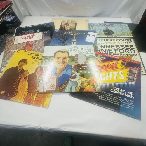 Lot 273: Vintage Vinyl Record Album Lot - Mamas & Papas, Chipmunk Punk, Tennessee Ernie Ford