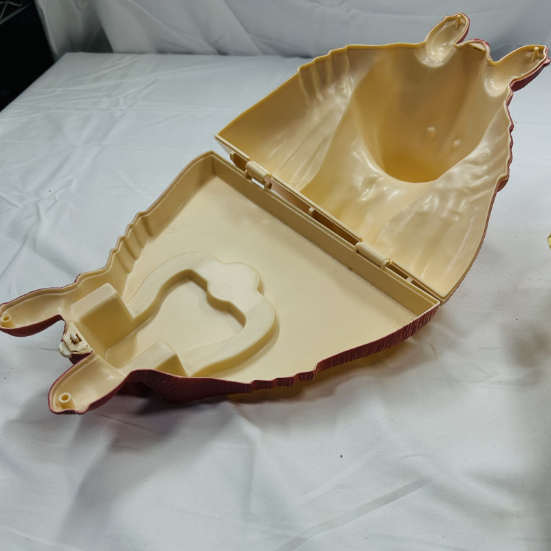 Lot 292: Star Wars Jar Jar Binks Character Head Carrying Case with Handle