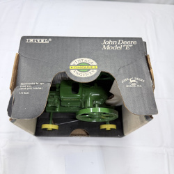 Lot 342: ERTL John Deere Model E Vintage Gasoline Engine 1/6 Scale Die-Cast Green