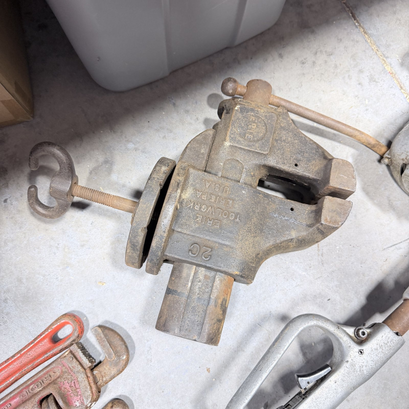 Lot 356: Toledo No. 68 Pipe Threading Machine