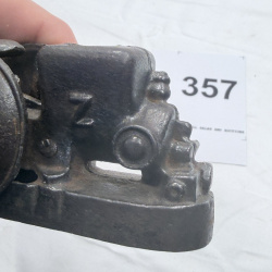 Lot 357: 1920s Arcade Fairbanks-Morse "Z" stationary engine toy or paperweight.