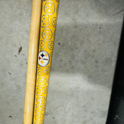Lot 321: NFL Yellow and Black Pool Cue Stick with Leather Carrying Case Pittsburgh Steelers