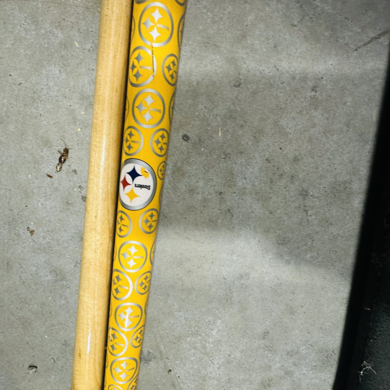 Lot 321: NFL Yellow and Black Pool Cue Stick with Leather Carrying Case Pittsburgh Steelers