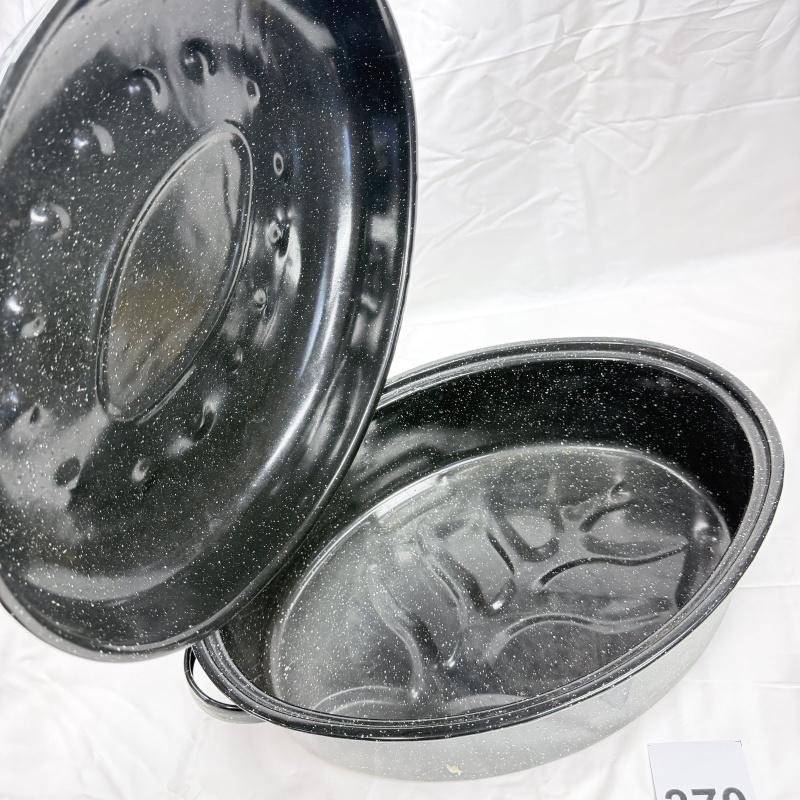 Lot 370: Vintage black speckled porcelain enamelware oval roasting pan with domed lid, 19