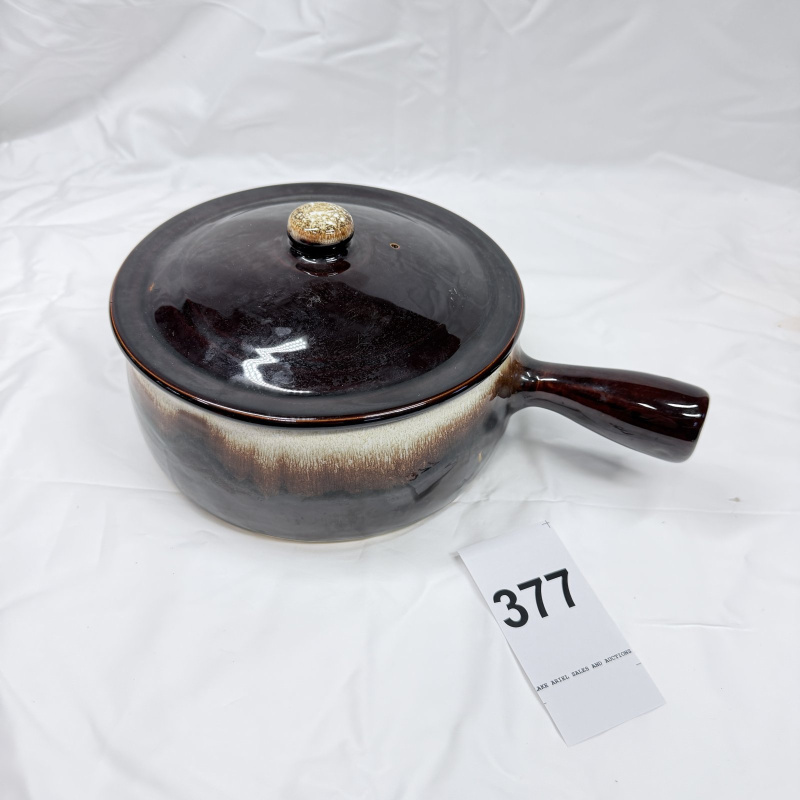 Lot 377: Vintage brown drip glaze stoneware fondue/soup pot with lid and handle, McCoy-style pottery