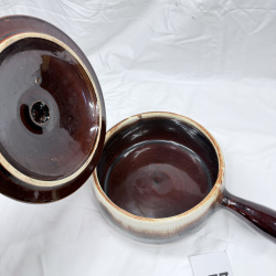 Lot 377: Vintage brown drip glaze stoneware fondue/soup pot with lid and handle, McCoy-style pottery