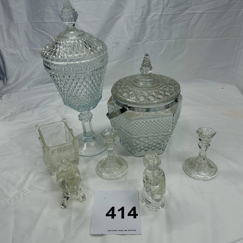 Lot 414: Vintage L.E. Smith pressed glass diamond-point tableware lot: covered compote, biscuit barrel, candlesticks, figurines