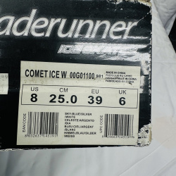 Lot 419: Roller Derby Bladerunner "Comet Ice W" women's ice skates, US size 8, Thinsulate insulation, NIB