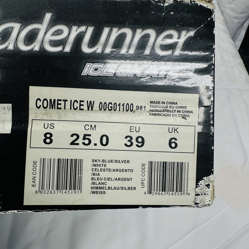 Lot 419: Roller Derby Bladerunner "Comet Ice W" women's ice skates, US size 8, Thinsulate insulation, NIB