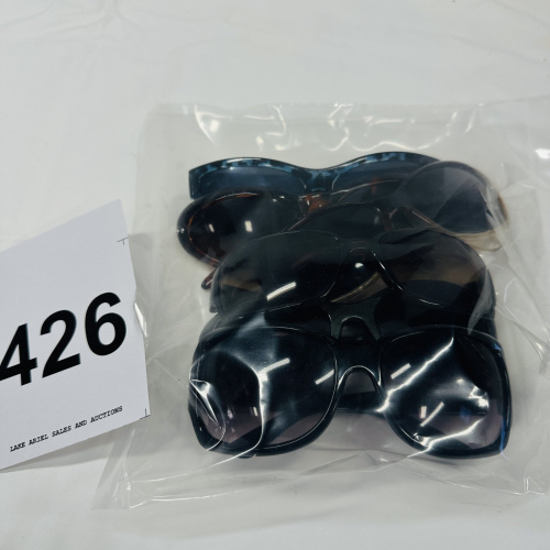 Lot 426: Assorted women's fashion sunglasses, lot