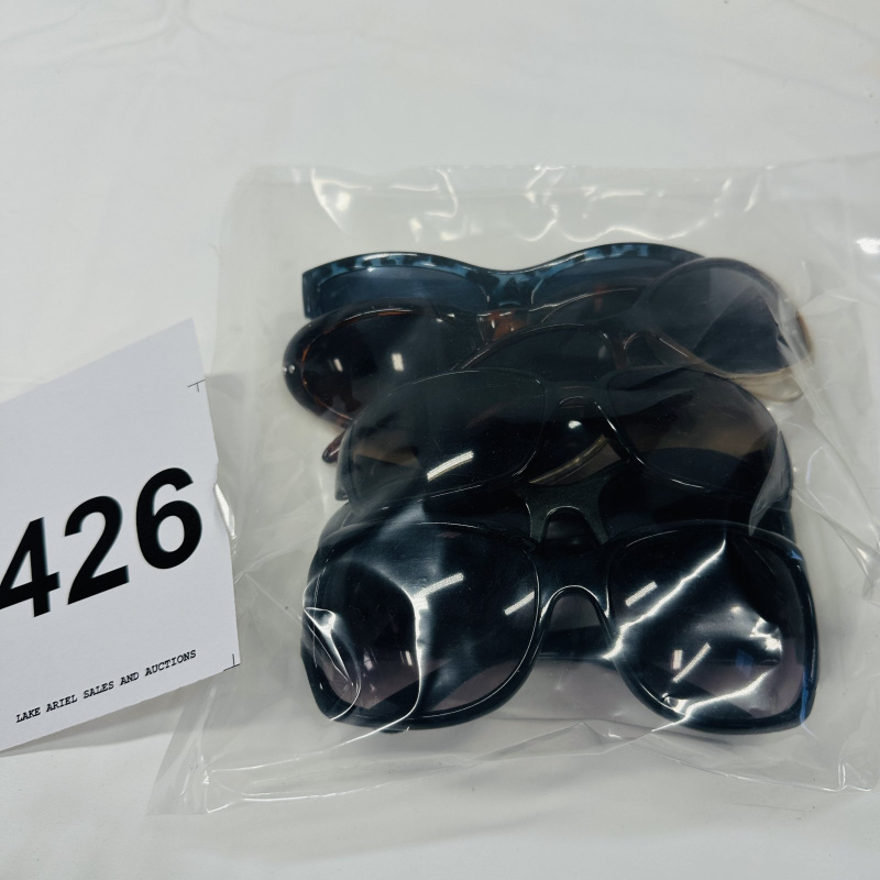 Lot 426: Assorted women's fashion sunglasses, lot