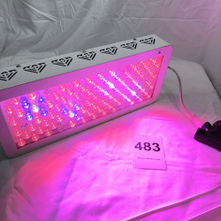 Lot 483: Advanced LED Lights "Diamond Series" 200W LED grow light panel, model DS00046308