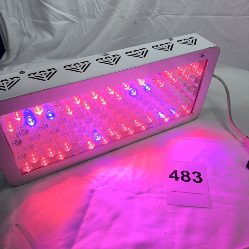 Lot 483: Advanced LED Lights "Diamond Series" 200W LED grow light panel, model DS00046308