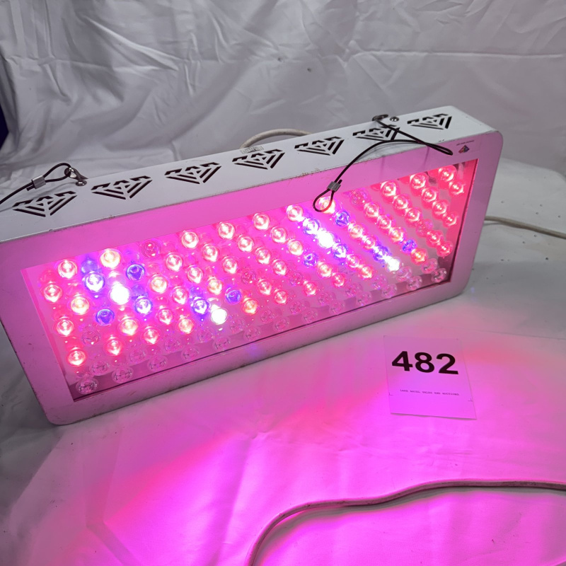 Lot 482: Advanced LED Lights "Diamond Series" 200W LED grow light, full spectrum red/blue