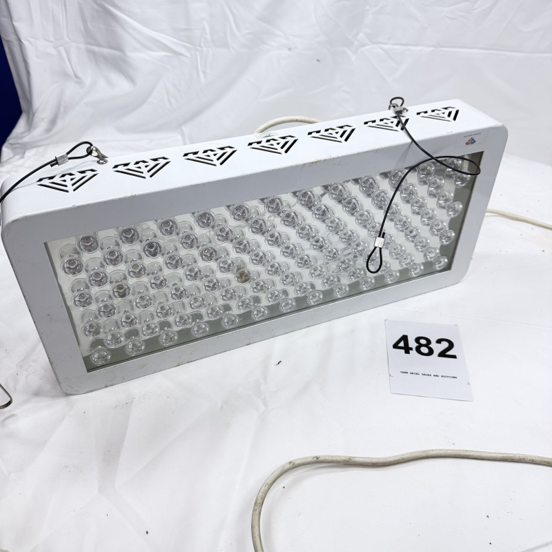Lot 482: Advanced LED Lights "Diamond Series" 200W LED grow light, full spectrum red/blue