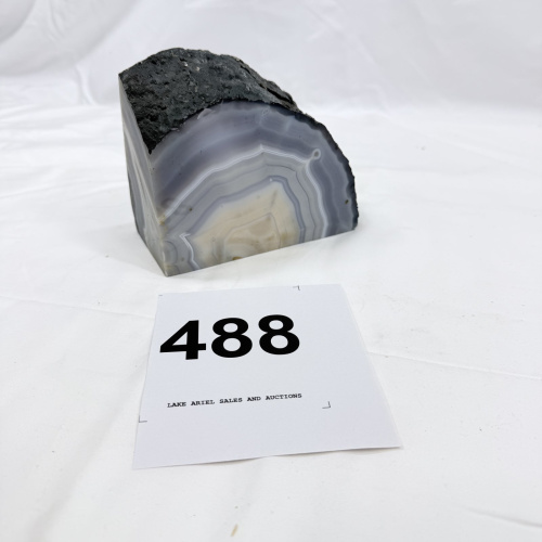 Lot 488: Polished banded agate slice with natural druzy matrix base, mineral specimen bookend/paperweight