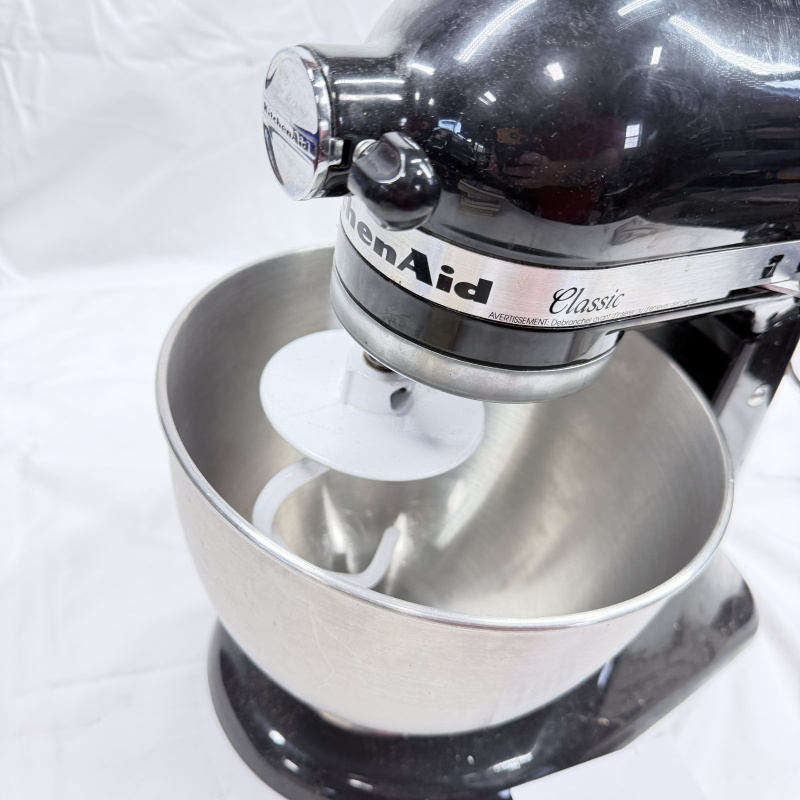 Lot 499: Vintage KitchenAid Classic black stand mixer with stainless steel bowl and flat beater attachment