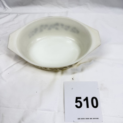 1970s Pyrex "Golden Acorn" Cinderella casserole dish, 043 1½ Qt