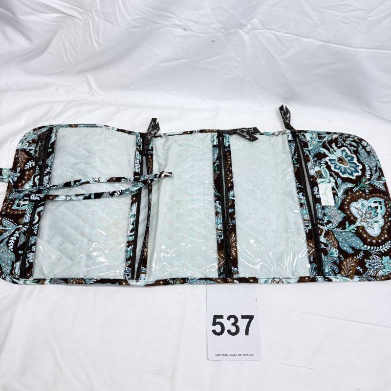 Lot 537: Vera Bradley "Java Blue" hanging travel organizer with jewelry pockets