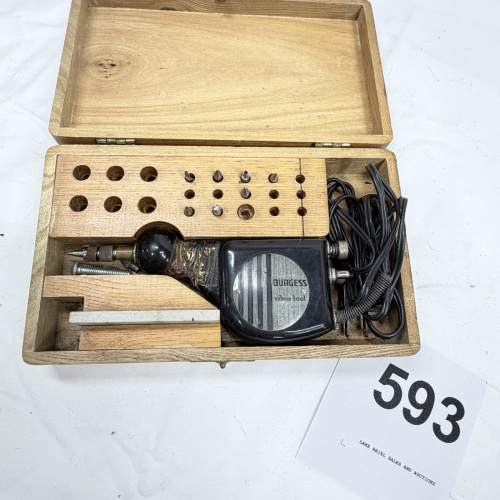 Lot 593: Vintage Burgess Vibro-Tool electric engraver with tips and wood storage case