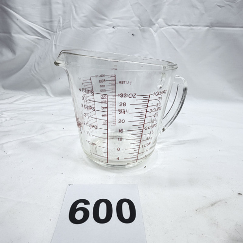 Lot 600: Vintage Anchor Hocking Fire-King glass measuring cups, 4-cup 1-quart pitcher and 8-cup batter bowl, set of 2