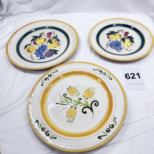 Lot 621: Vintage Stangl Pottery hand-painted fruit & tulip pattern plates, set of 3, Trenton NJ