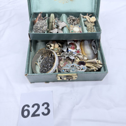 Lot 623: Vintage costume jewellery collection in two-tier vanity case, brooches, pendants, bracelet and loose pieces