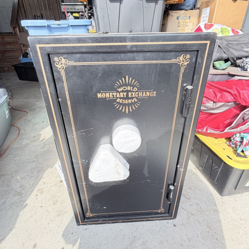 Lot 659: "World Monetary Exchange Reserve" Safe With Keys and Code